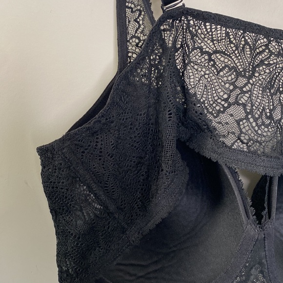 Deesse Black All-Over Lace Wireless Padded Bralette - Picture 11 of 14
